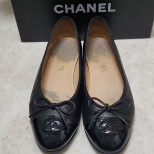 Chanel Ballet Flats with Patent Leather Toes Size 39